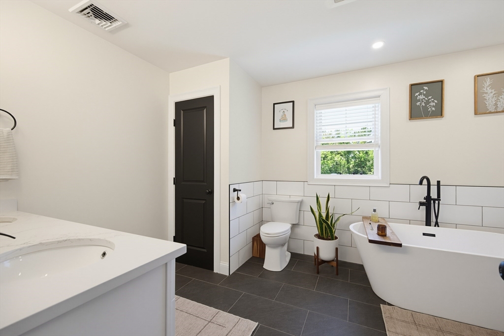 1479 Main Street Acushnet, MA 02743 - Photo 29 of 42