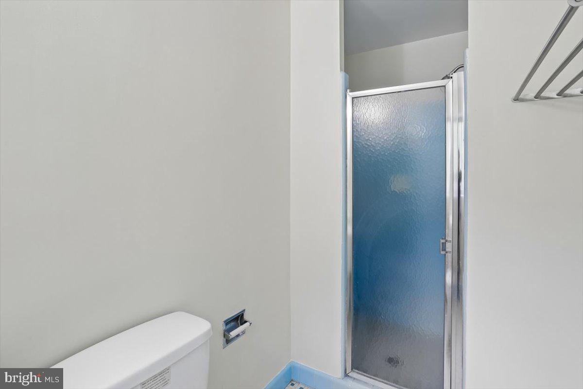 901 Kenbrook Drive Silver Spring, MD 20902 - Photo 14 of 45 Primary Bath