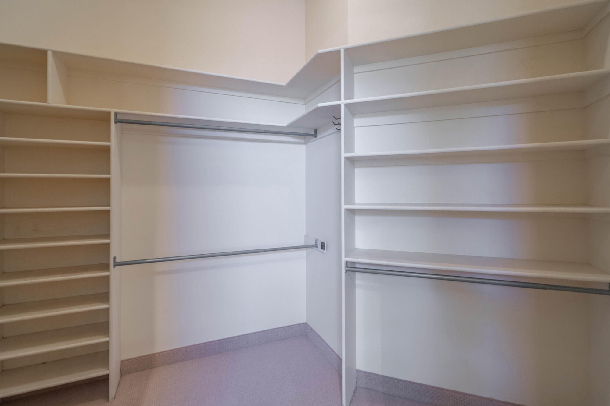 3577 Paiute Road St. George, UT 84790 - Photo 27 of 67 Primary bedroom walk in closet
