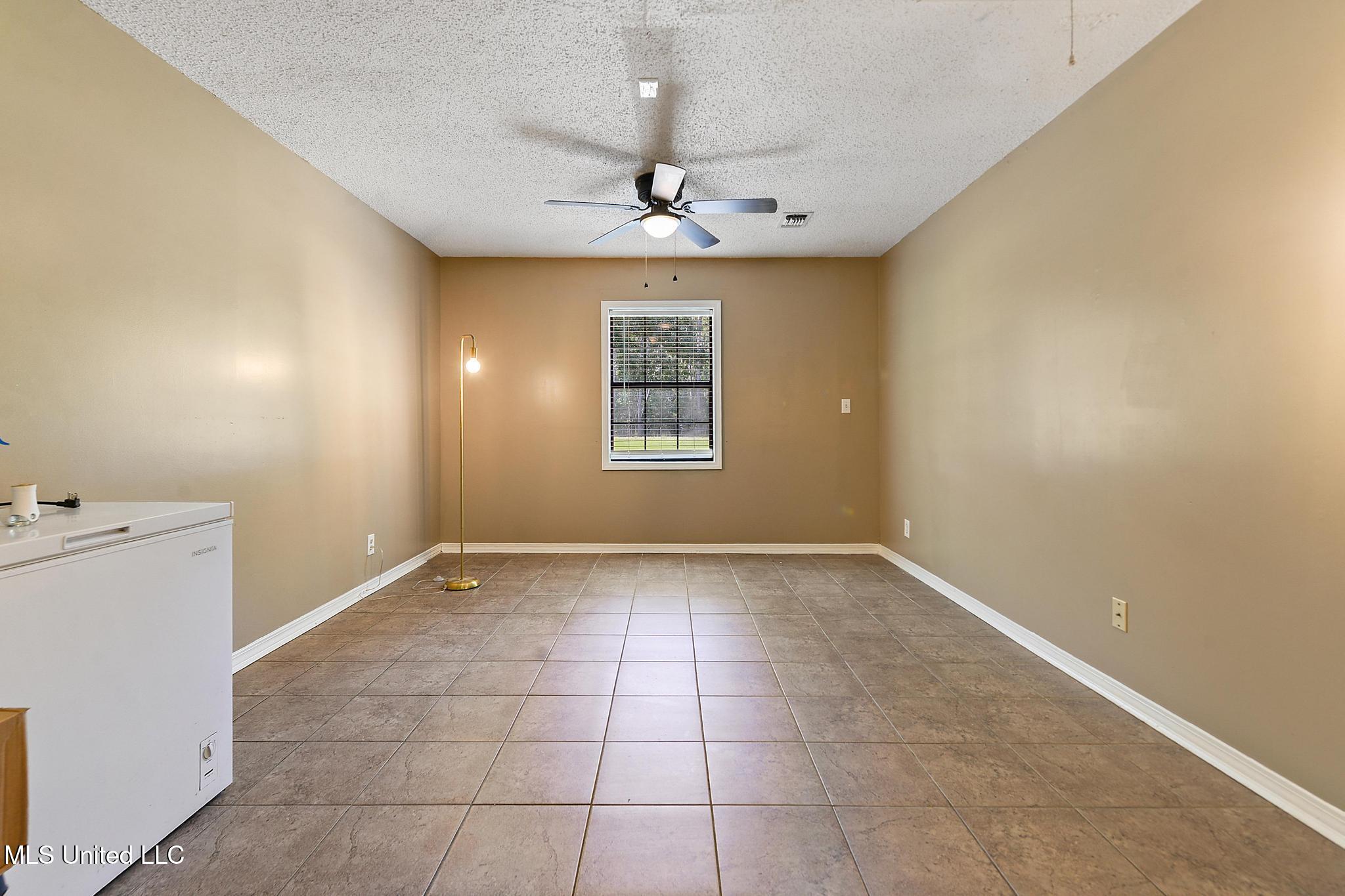 21292 Mennonite Road Gulfport, MS 39503 - Photo 11 of 34 011