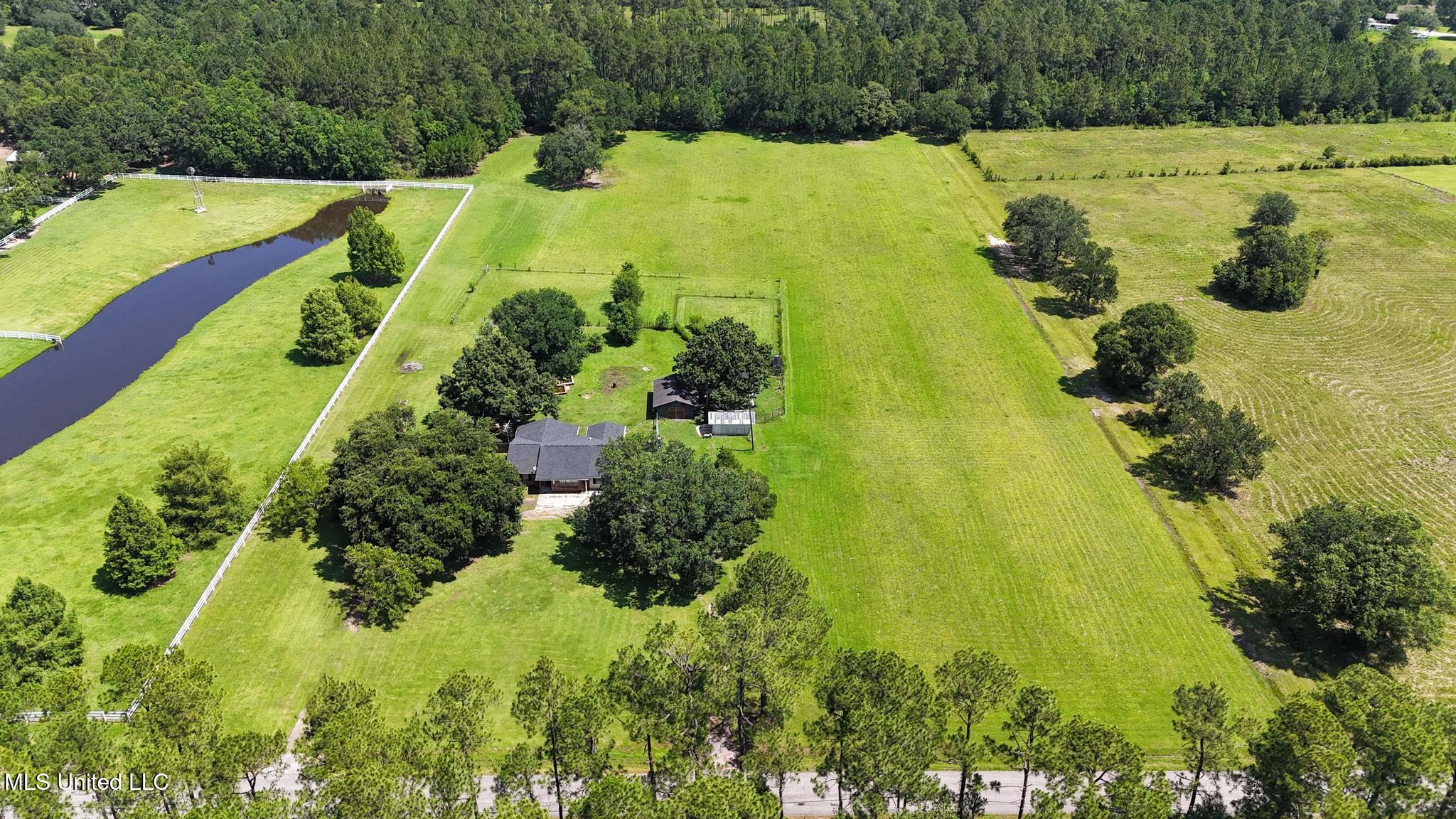 21292 Mennonite Road Gulfport, MS 39503 - Photo 25 of 34 025