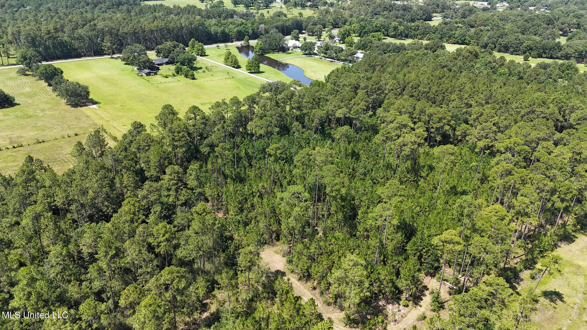 21292 Mennonite Road Gulfport, MS 39503 - Photo 28 of 34 028