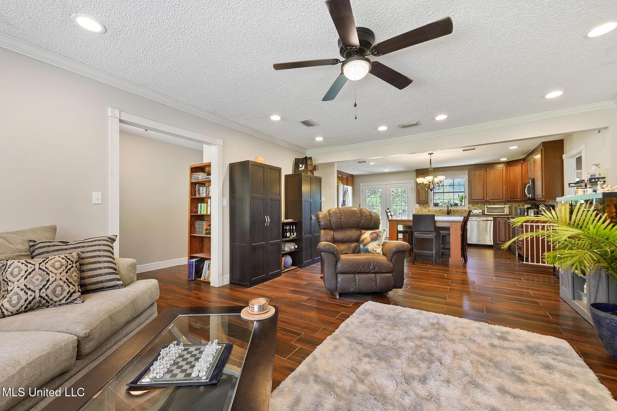 21292 Mennonite Road Gulfport, MS 39503 - Photo 5 of 34 005