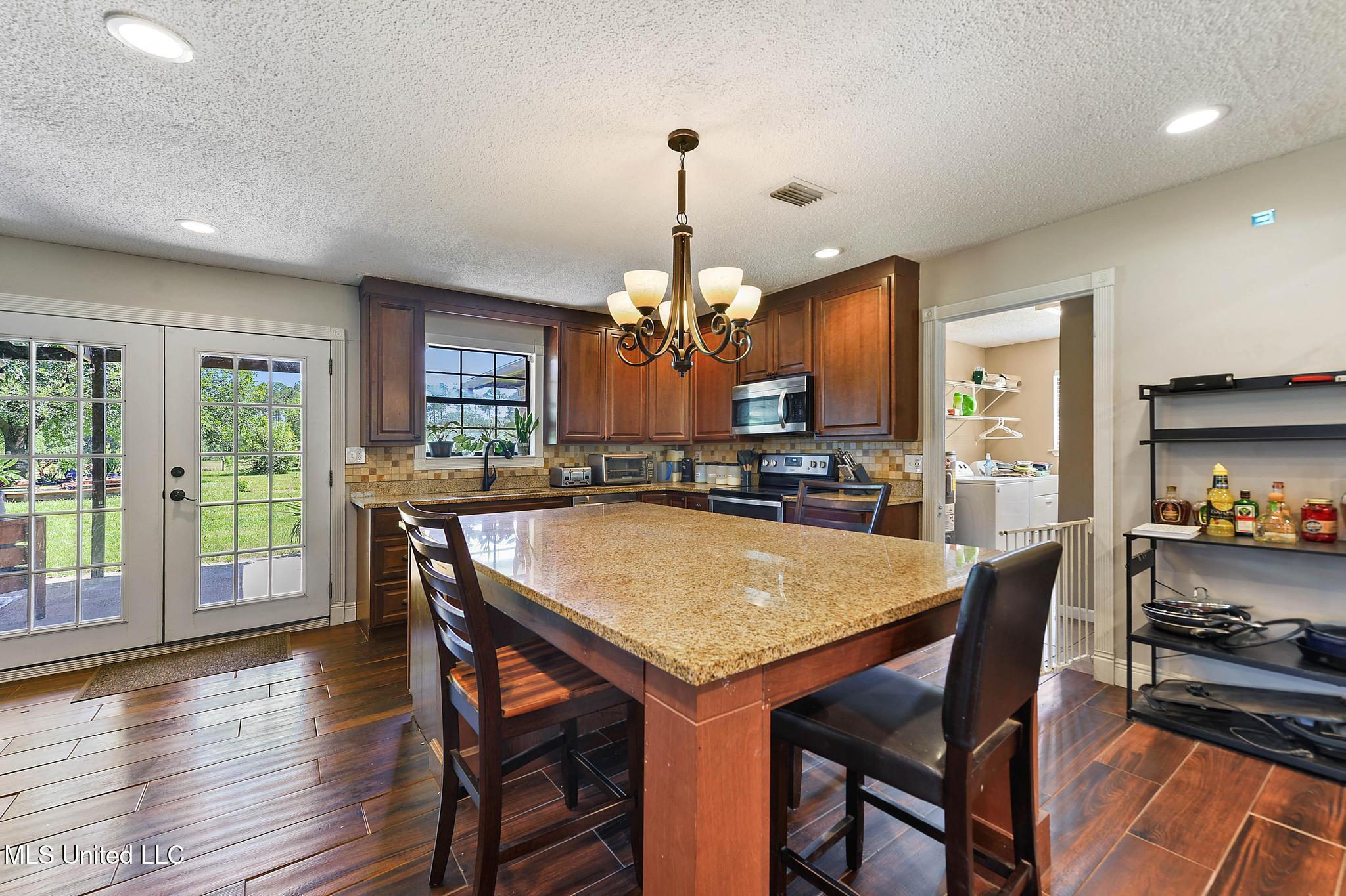 21292 Mennonite Road Gulfport, MS 39503 - Photo 7 of 34 007
