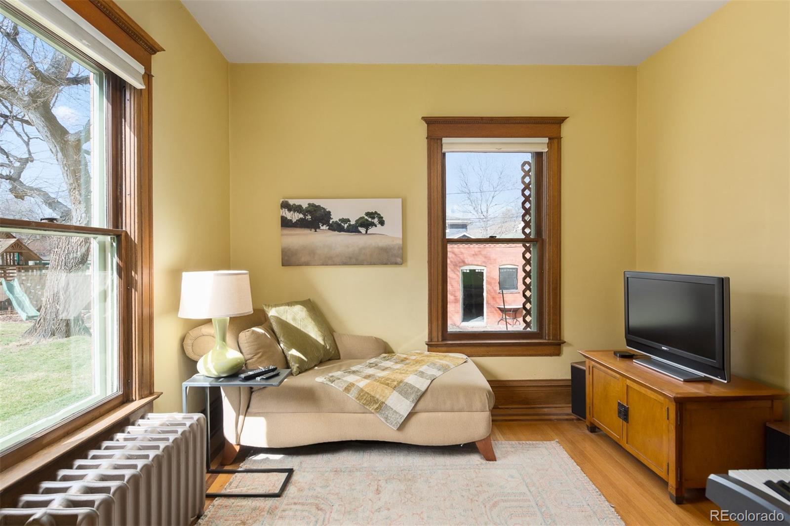 2075 Elm Street Denver, CO 80207 - Photo 11 of 35