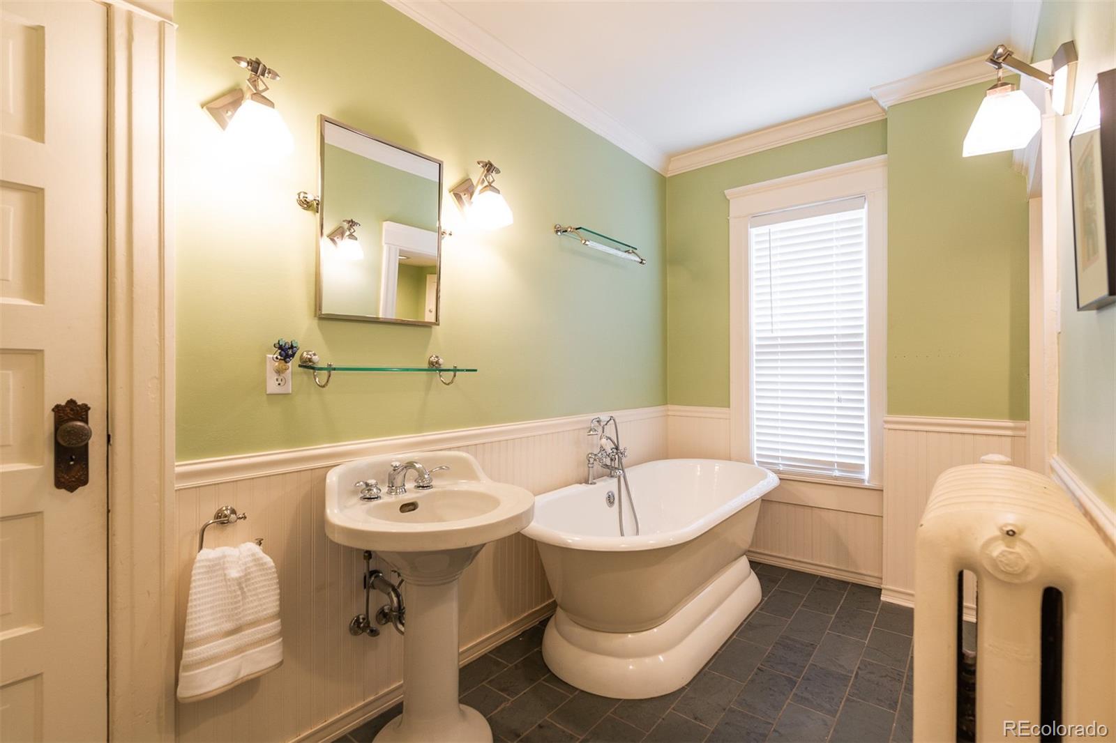 2075 Elm Street Denver, CO 80207 - Photo 22 of 35