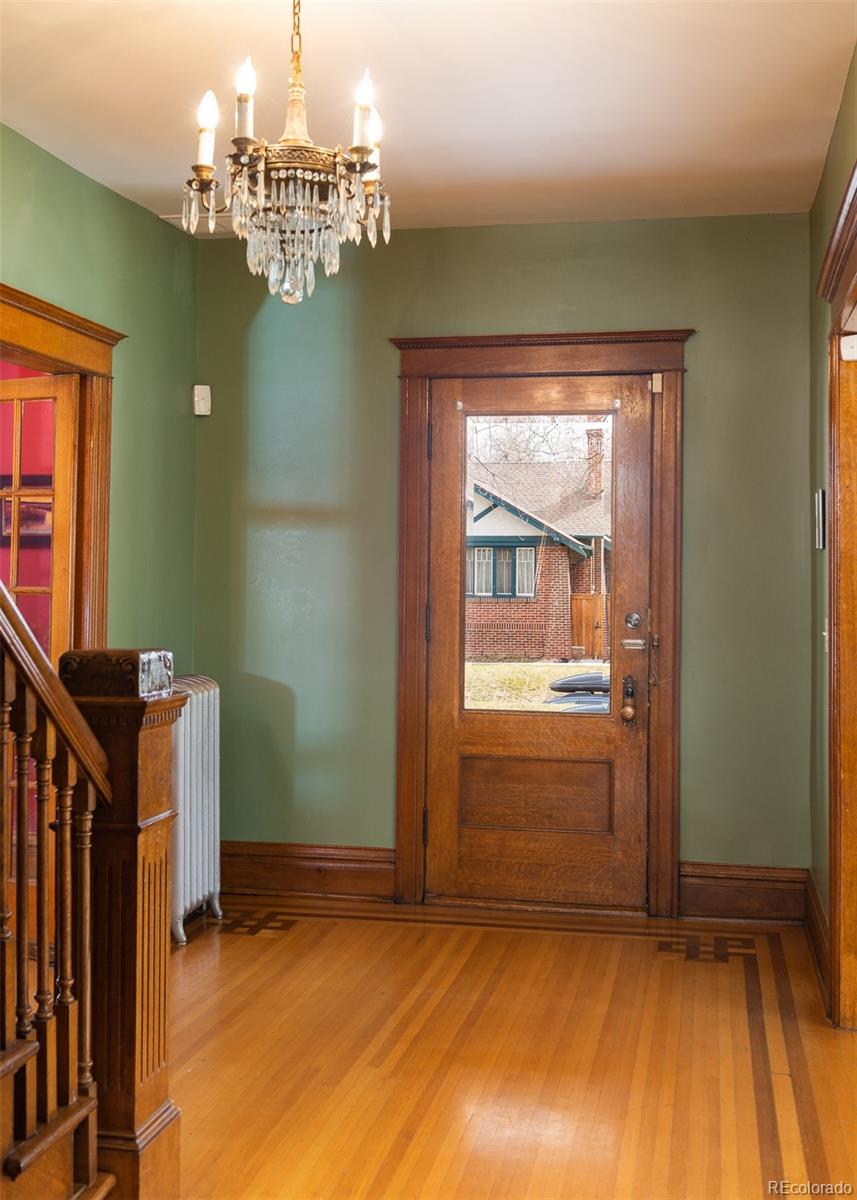 2075 Elm Street Denver, CO 80207 - Photo 6 of 35