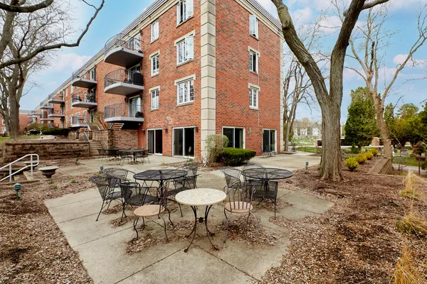 $299,900 | 13335 Watertown Plank Road, Unit 303, Elm Grove, WI 53122