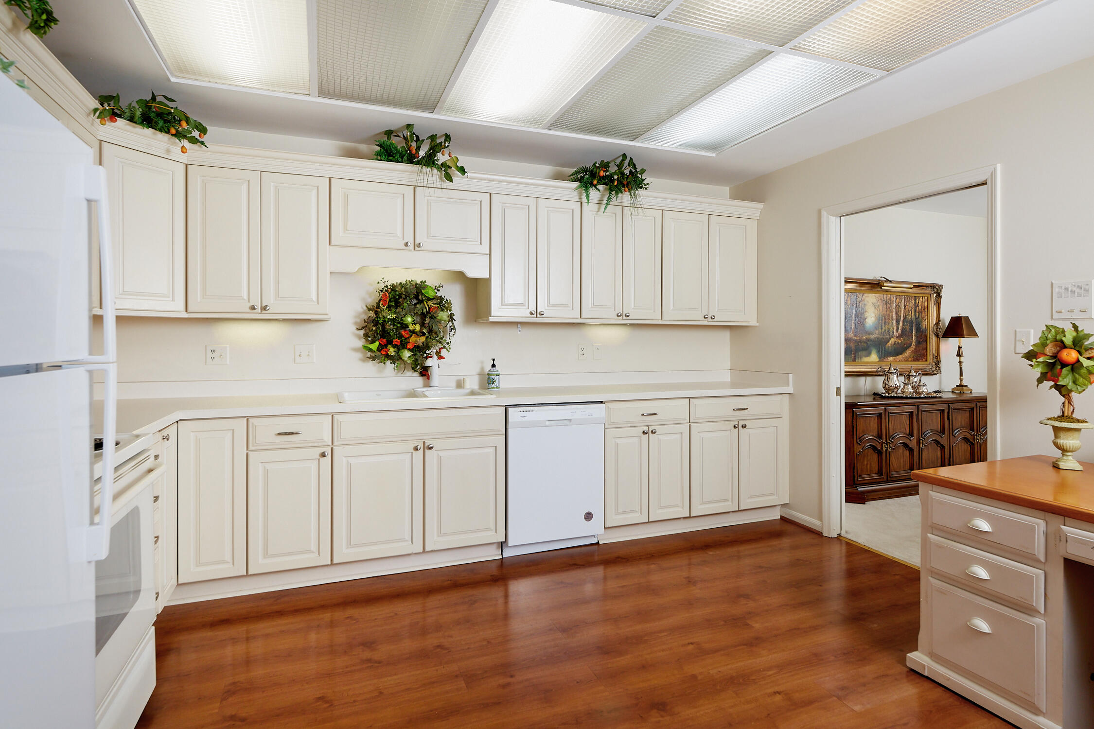 13335 Watertown Plank Road, Unit 303 Elm Grove, WI 53122 - Photo 4 of 27 Plenty of Cabinet Space