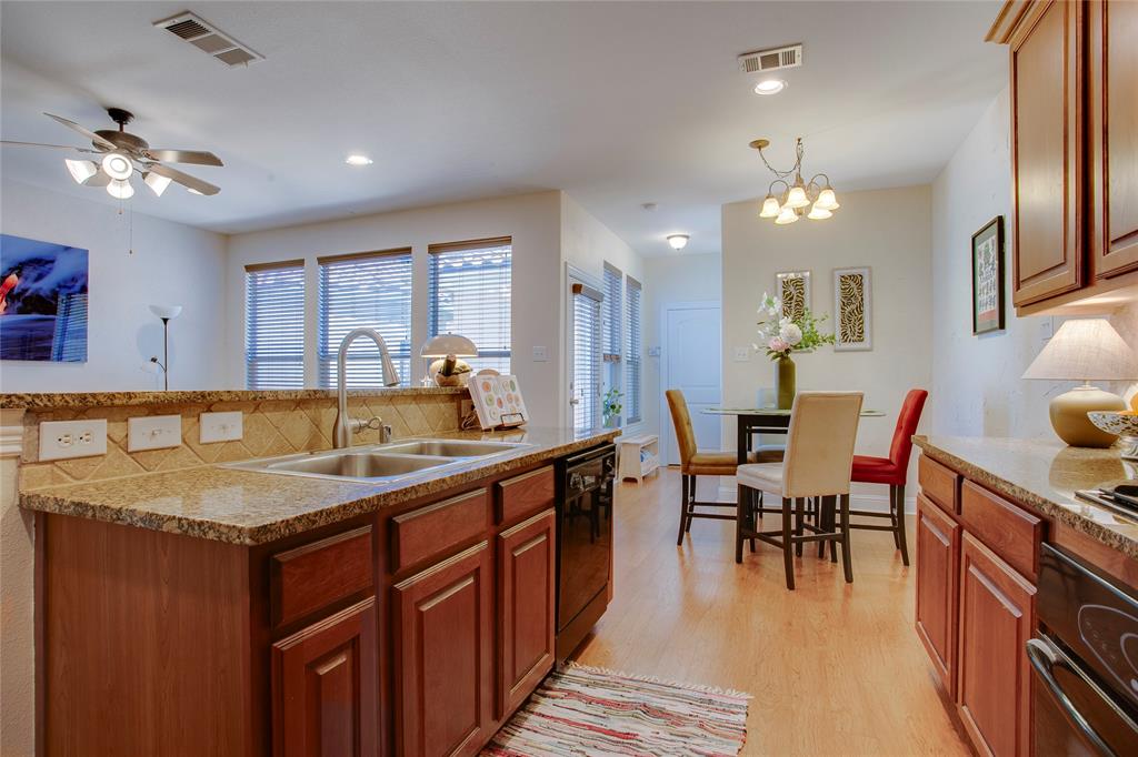 6838 Deseo Irving, TX 75039 - Photo 10 of 30