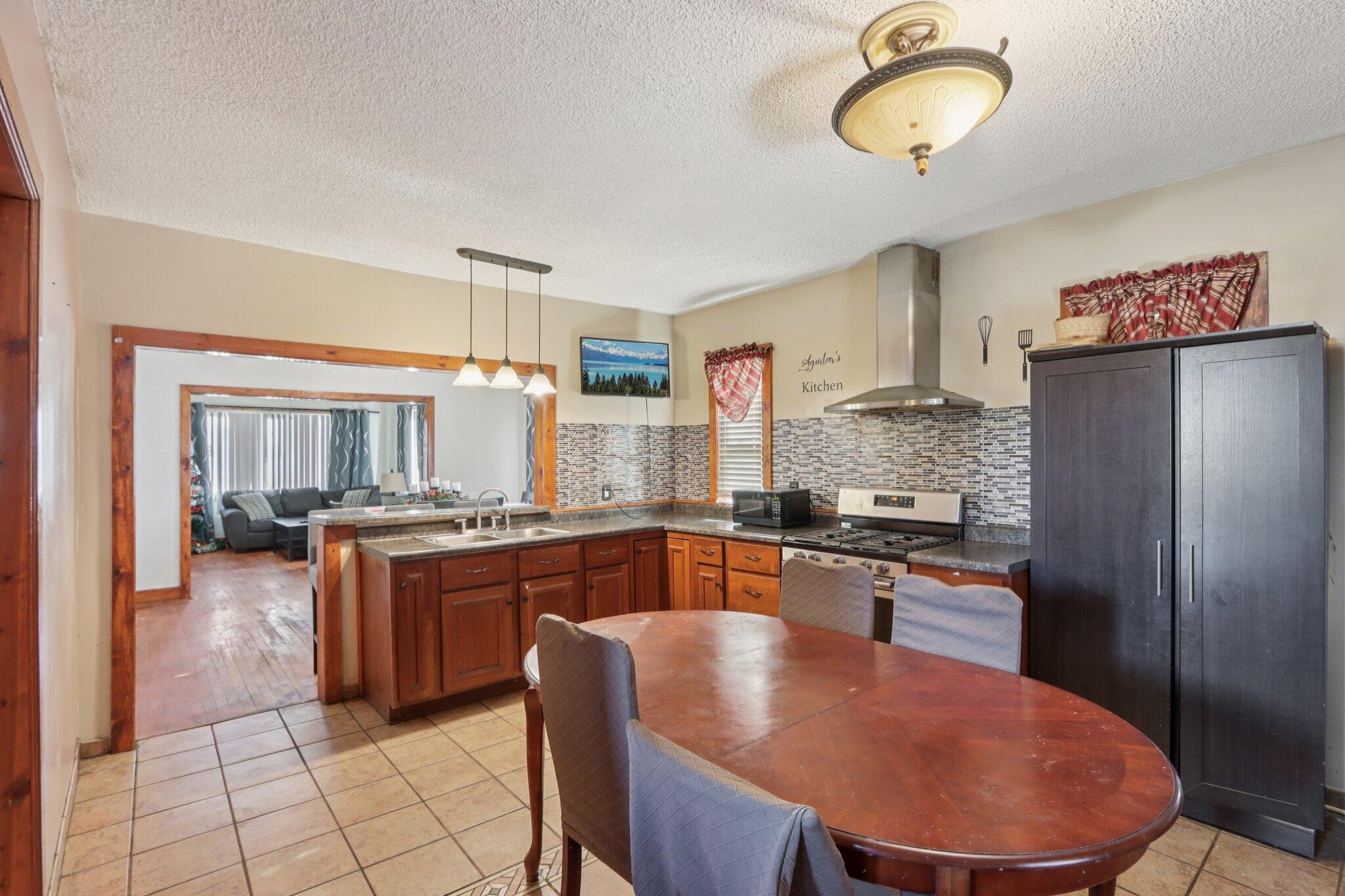2101 South 60th Street West Allis, WI 53219 - Photo 8 of 23 Kitchen