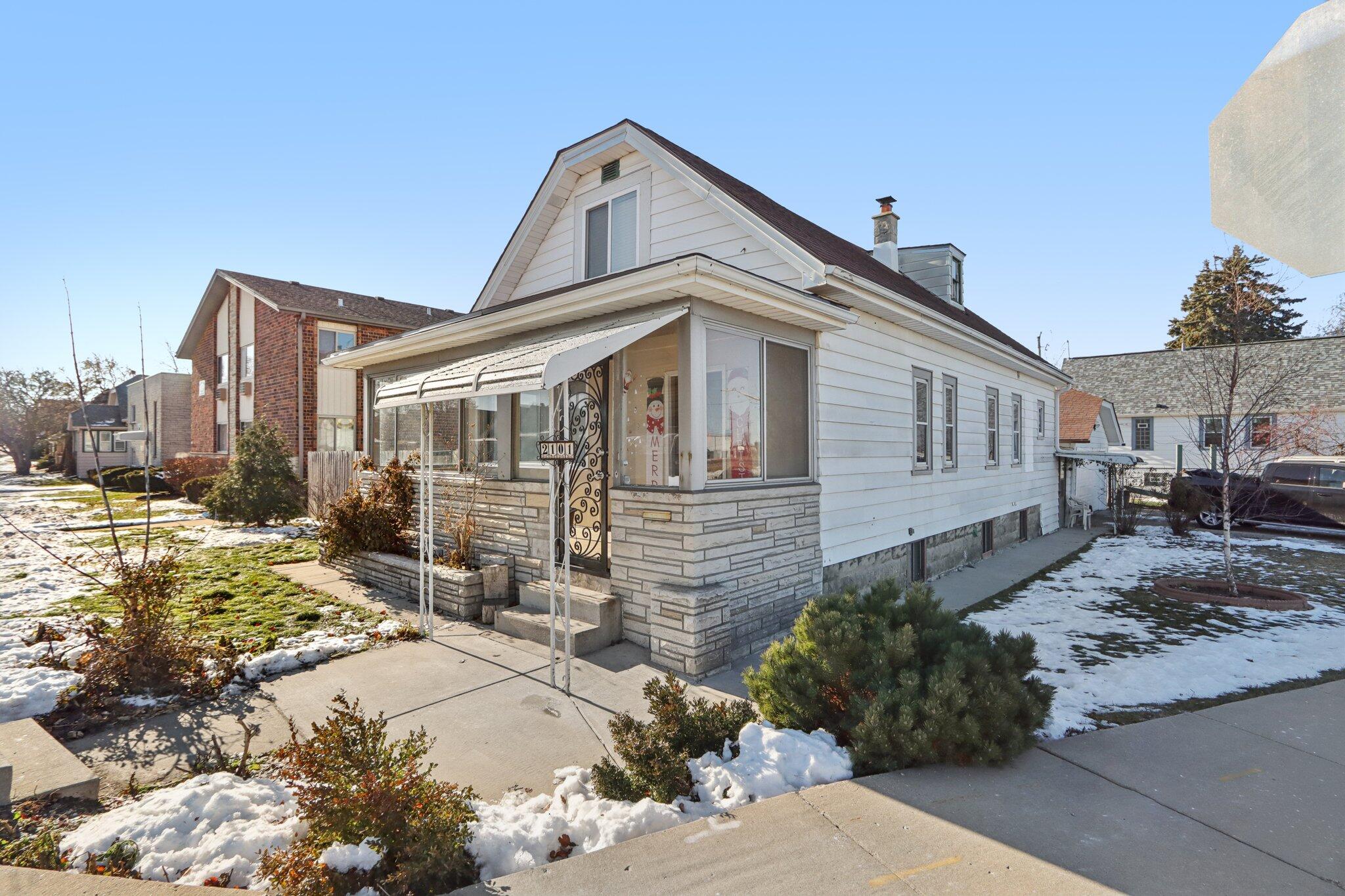 2101 South 60th Street West Allis, WI 53219 - Photo 2 of 23 Front of home