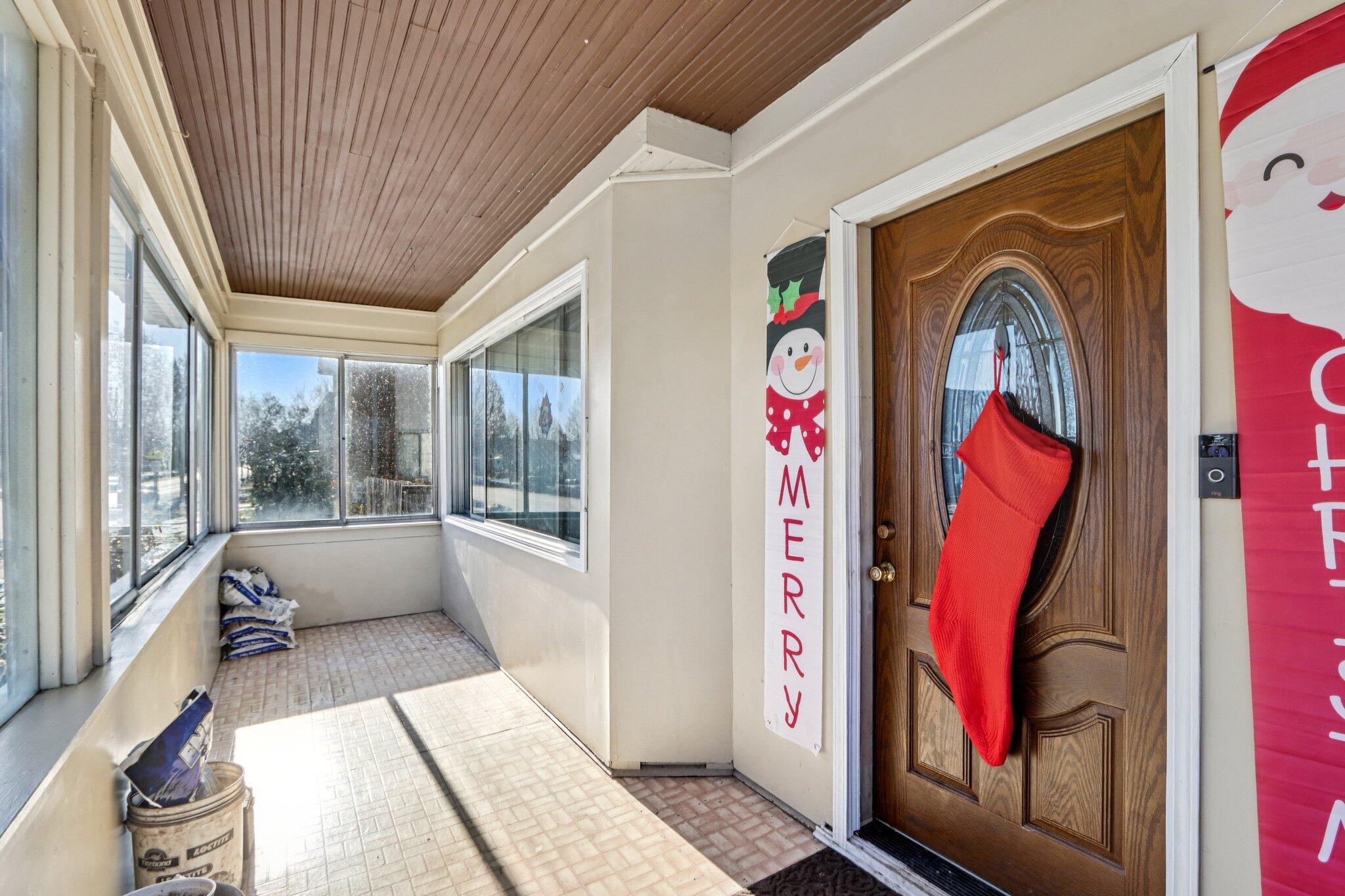 2101 South 60th Street West Allis, WI 53219 - Photo 3 of 23 Front porch