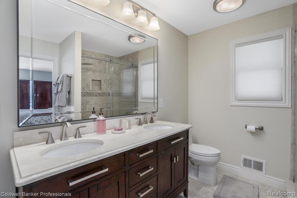 11467 Ember Road Davisburg, MI 48350 - Photo 19 of 51 Gallery Image 19