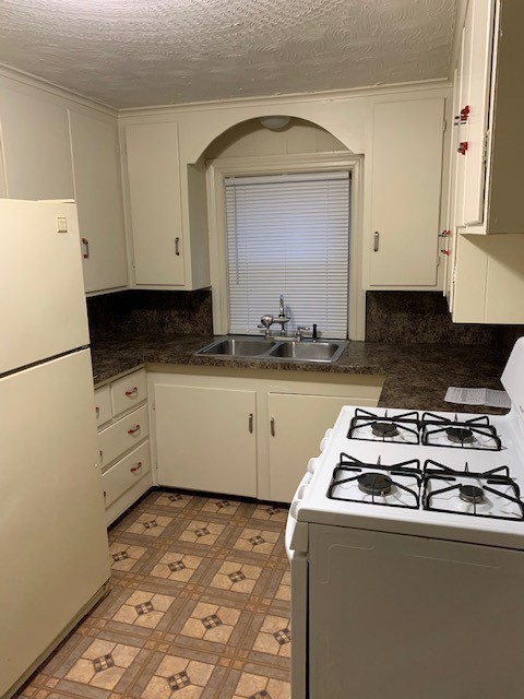 91 Sterling Street Pawtucket, RI 02860 - Photo 29 of 34 1st left