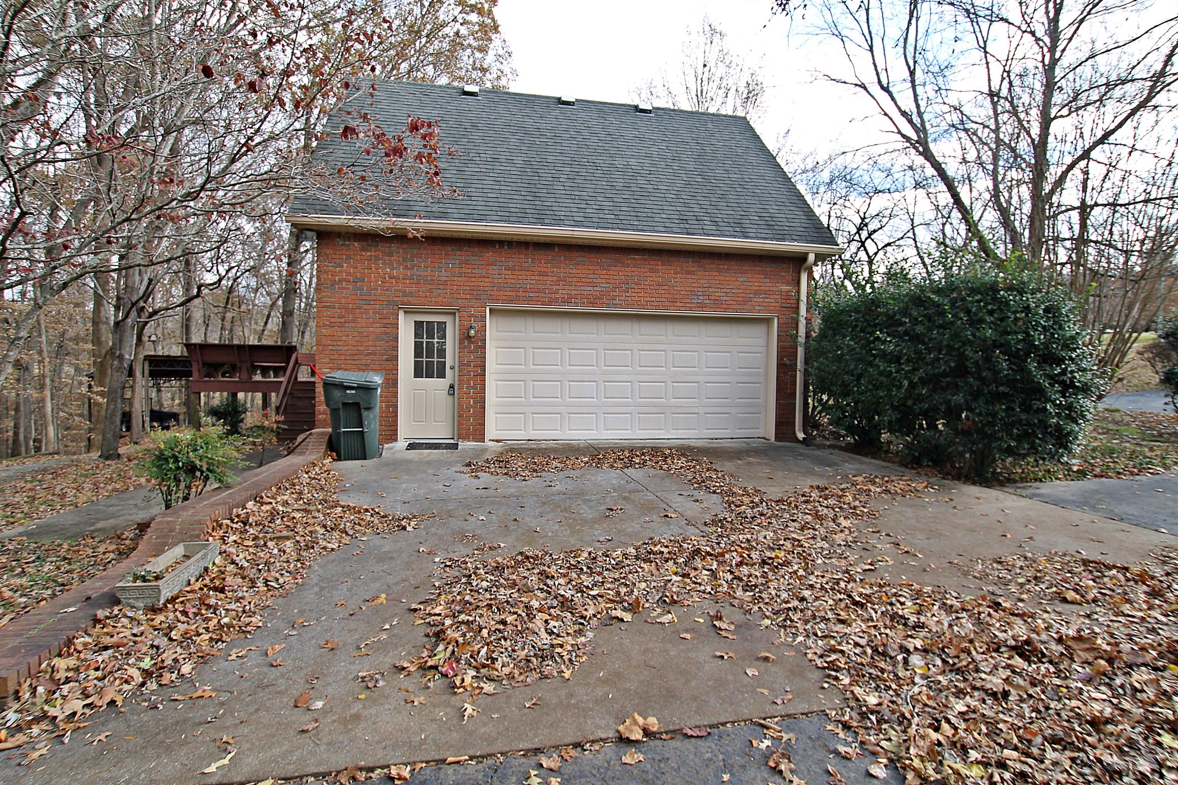 1012 Laura Lane Springfield, TN 37172 - Photo 27 of 30 a front view of house with a garden