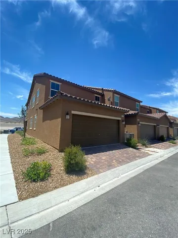 $2,150 | 3294 Palindrome Avenue, Henderson, NV 89044