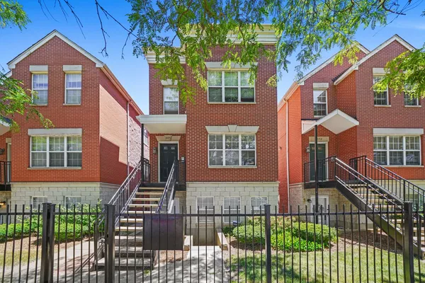 $4,100 | 1475 North Larrabee Street, Unit B, Chicago, IL 60610