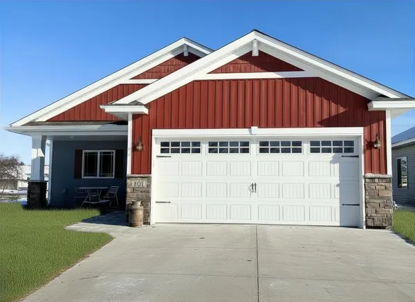 $305,000 | 801 Golden Way Northwest, Isanti, MN 55040
