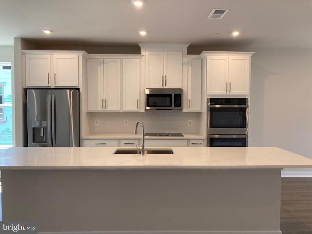 14122 Gypsum Loop Chantilly, VA 20151 - Photo 11 of 56 .