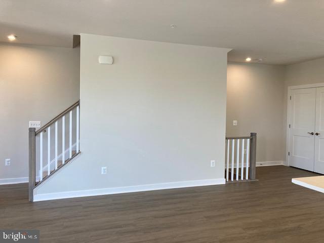 14122 Gypsum Loop Chantilly, VA 20151 - Photo 18 of 56 .