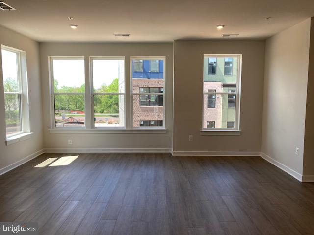 14122 Gypsum Loop Chantilly, VA 20151 - Photo 22 of 56 .