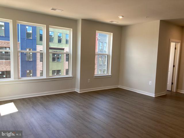 14122 Gypsum Loop Chantilly, VA 20151 - Photo 23 of 56 .