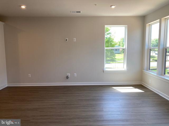 14122 Gypsum Loop Chantilly, VA 20151 - Photo 28 of 56 .