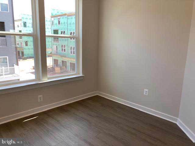 14122 Gypsum Loop Chantilly, VA 20151 - Photo 36 of 56 .