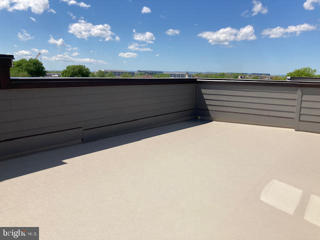 14122 Gypsum Loop Chantilly, VA 20151 - Photo 4 of 56 .