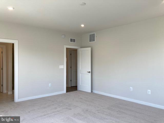 14122 Gypsum Loop Chantilly, VA 20151 - Photo 41 of 56 .