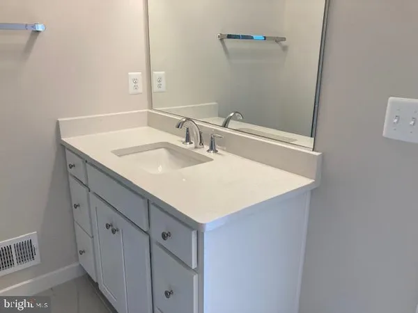 $3,995 | 14122 Gypsum Loop, Chantilly, VA 20151