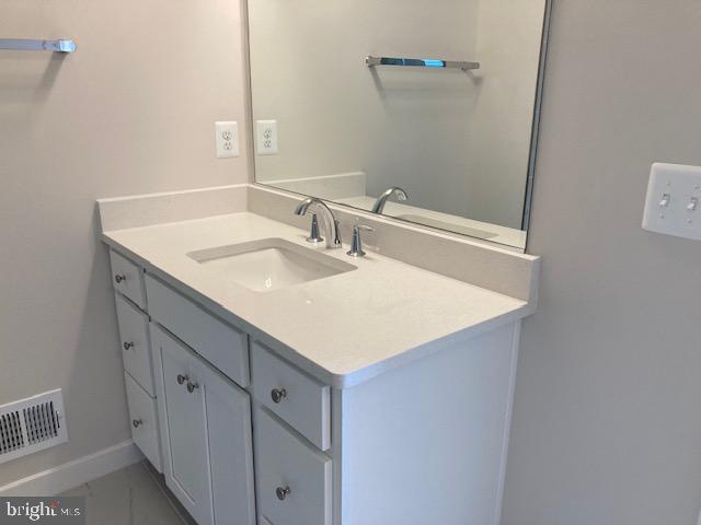 14122 Gypsum Loop Chantilly, VA 20151 - Photo 45 of 56 .