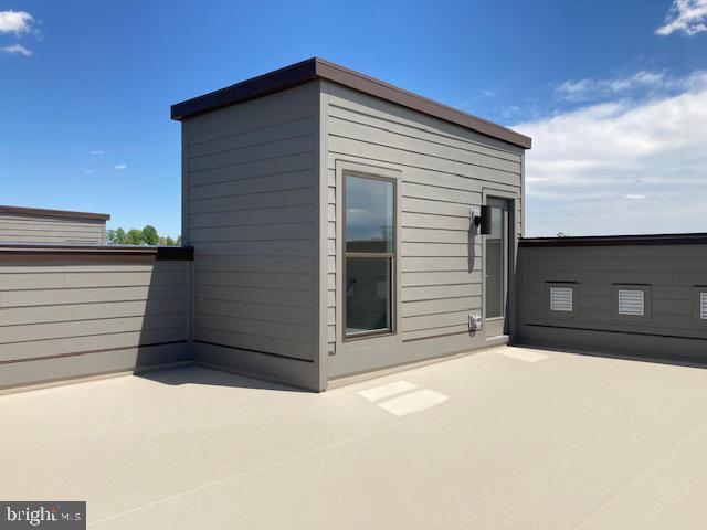 14122 Gypsum Loop Chantilly, VA 20151 - Photo 6 of 56 .