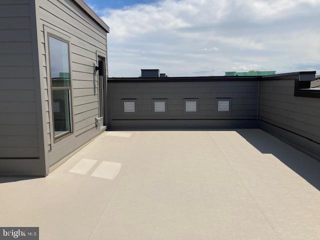 14122 Gypsum Loop Chantilly, VA 20151 - Photo 7 of 56 .