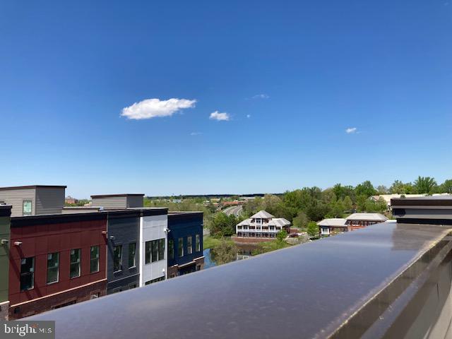 14122 Gypsum Loop Chantilly, VA 20151 - Photo 10 of 56 .