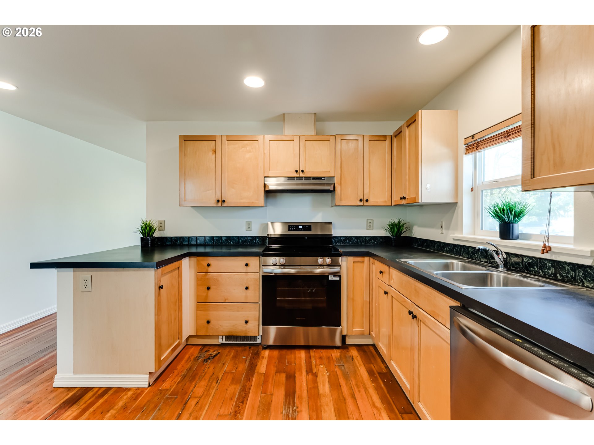 2001 City View Street Eugene, OR 97405 - Photo 8 of 24