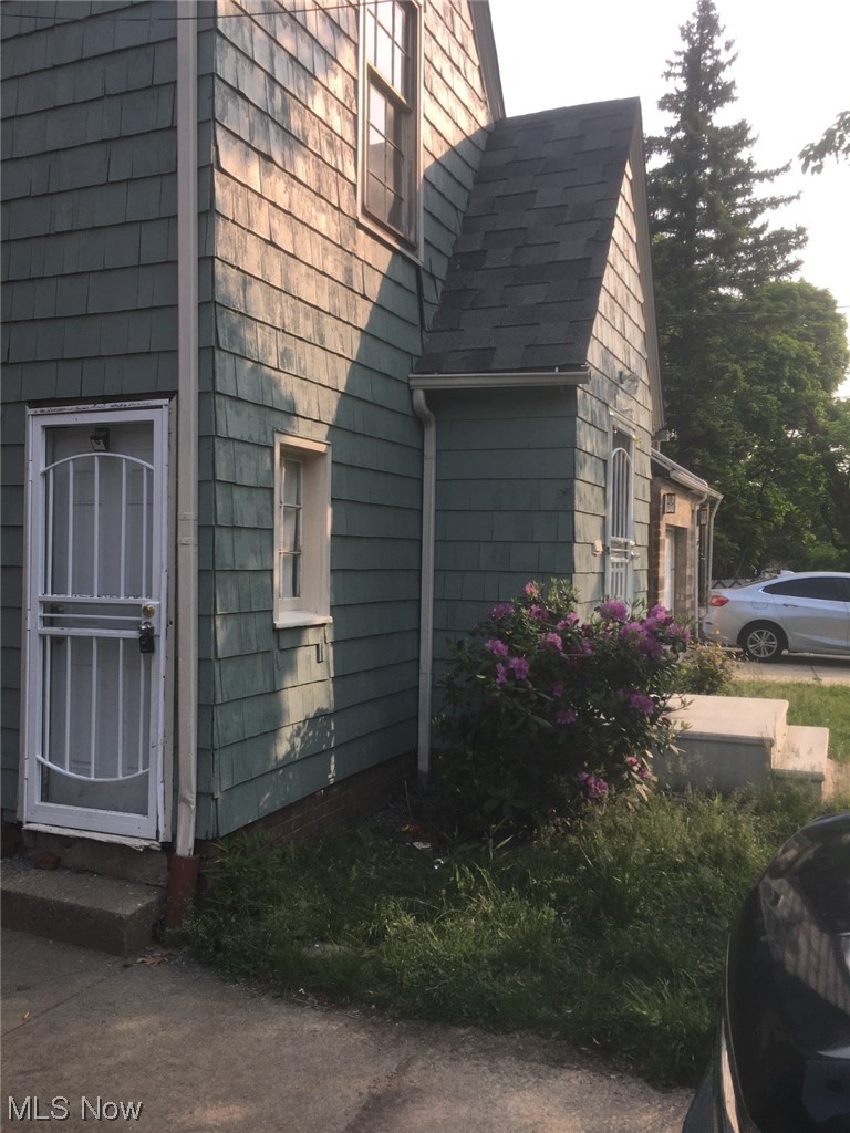 16805 Hillsboro Road Cleveland, OH 44112 - Photo 25 of 31 Gallery Image 25