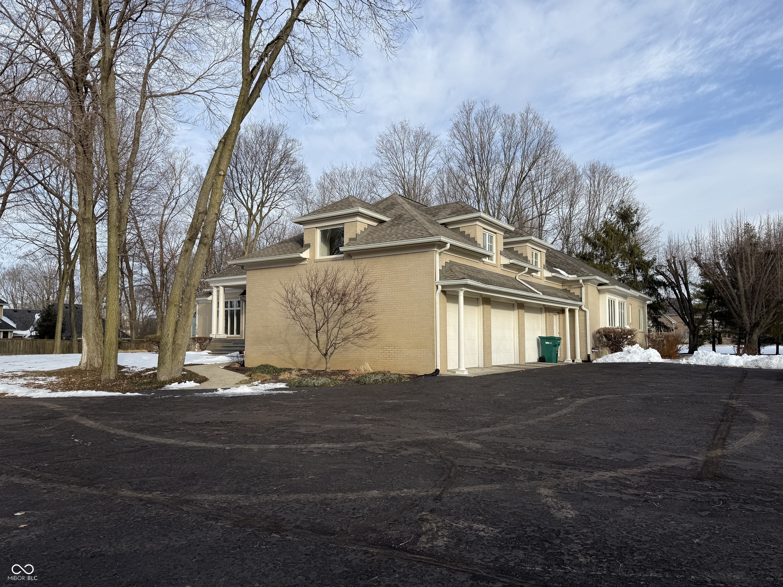 8660 Hunt Club Road Zionsville, IN 46077 - Photo 2 of 10