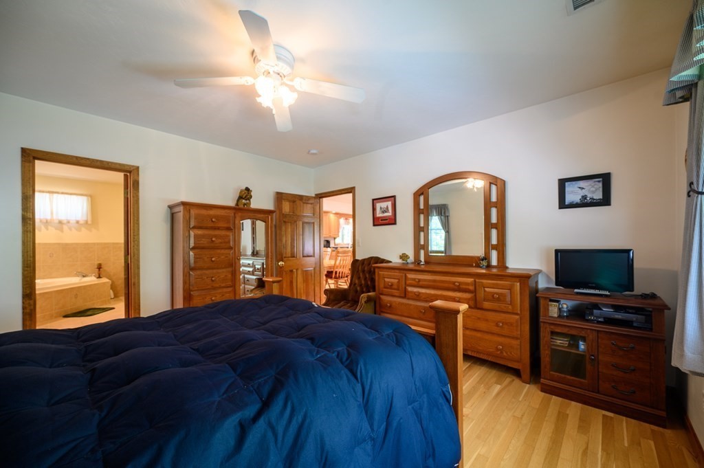 41 Old Southbridge Road Dudley, MA 01571 - Photo 18 of 42 Gallery Image 18