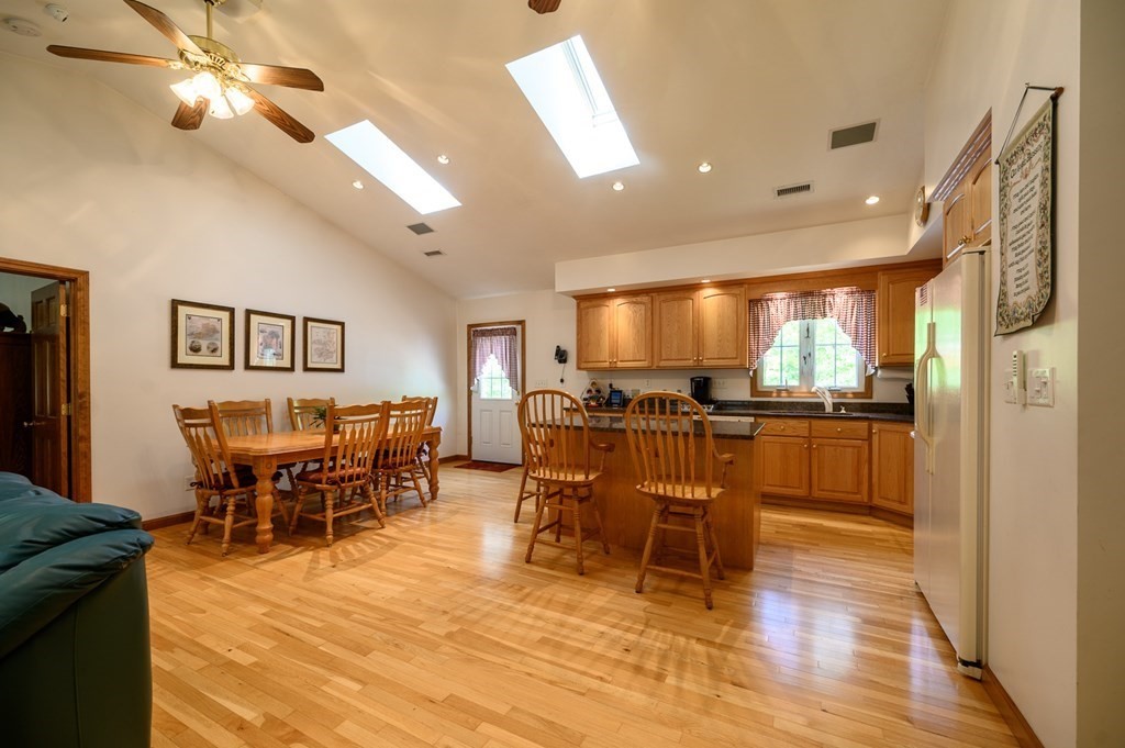 41 Old Southbridge Road Dudley, MA 01571 - Photo 8 of 42 Gallery Image 8