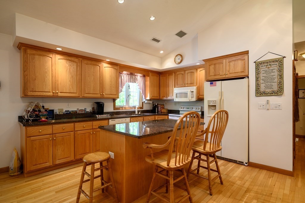 41 Old Southbridge Road Dudley, MA 01571 - Photo 10 of 42 Gallery Image 10