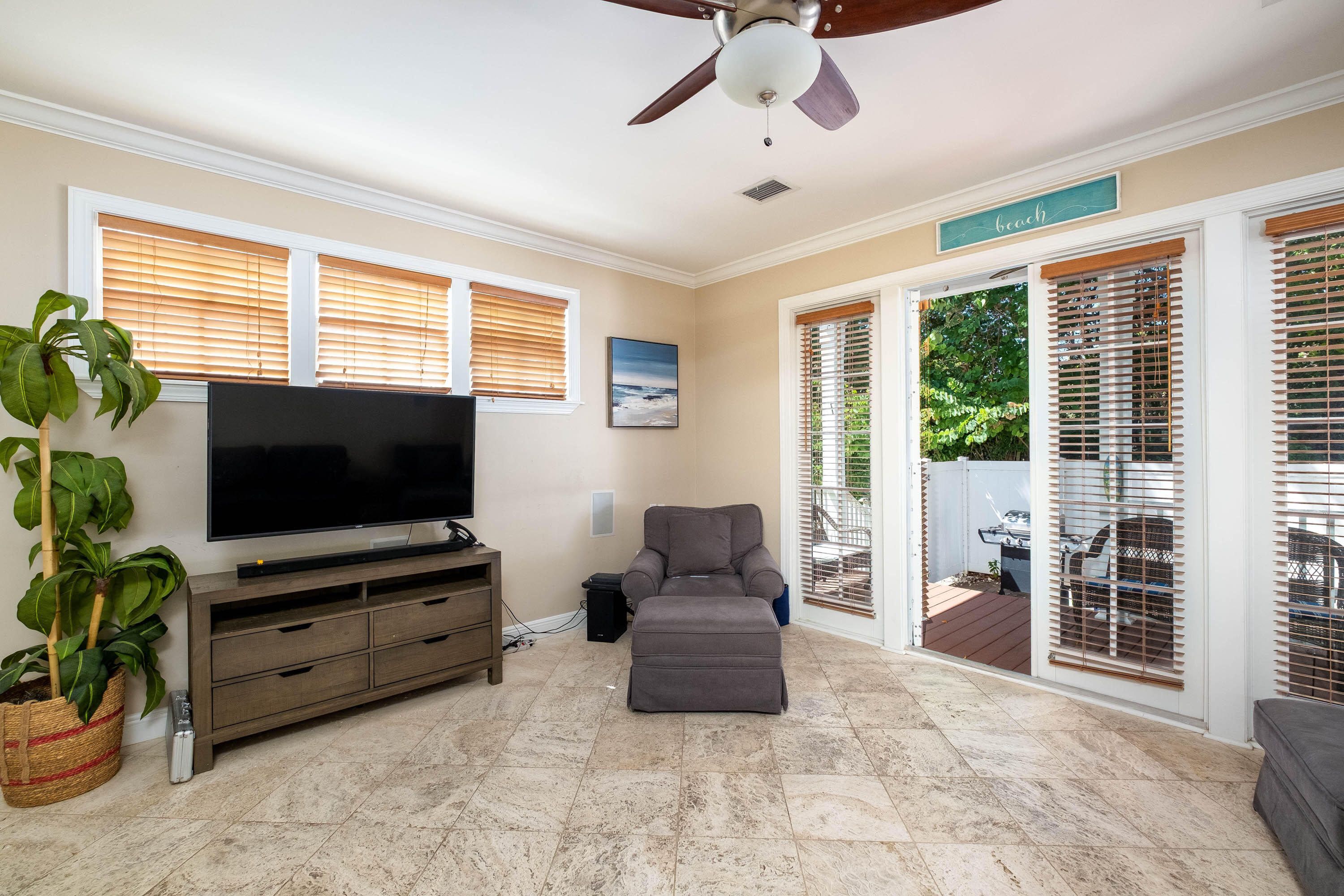 116 Anglers Way Islamorada, FL 33036 - Photo 6 of 43 031825 Gray 116 Anglers Way SIZED dfp-8