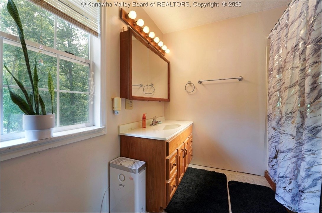 690 Rambling Hills Road Elkview, WV 25071 - Photo 15 of 26 Gallery Image 15