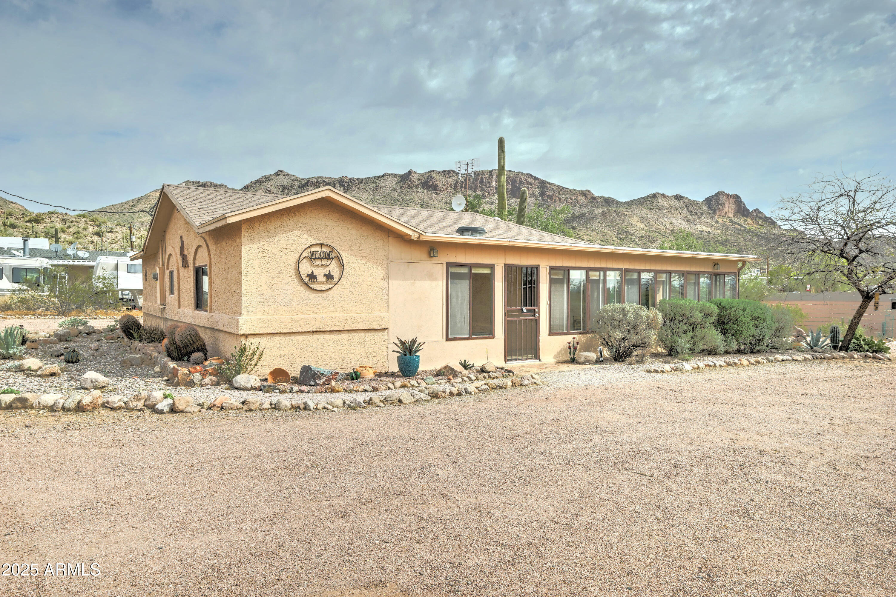 5325 North Warner Drive Apache Junction, AZ 85120 - Photo 3 of 38 5325 N Warner-3