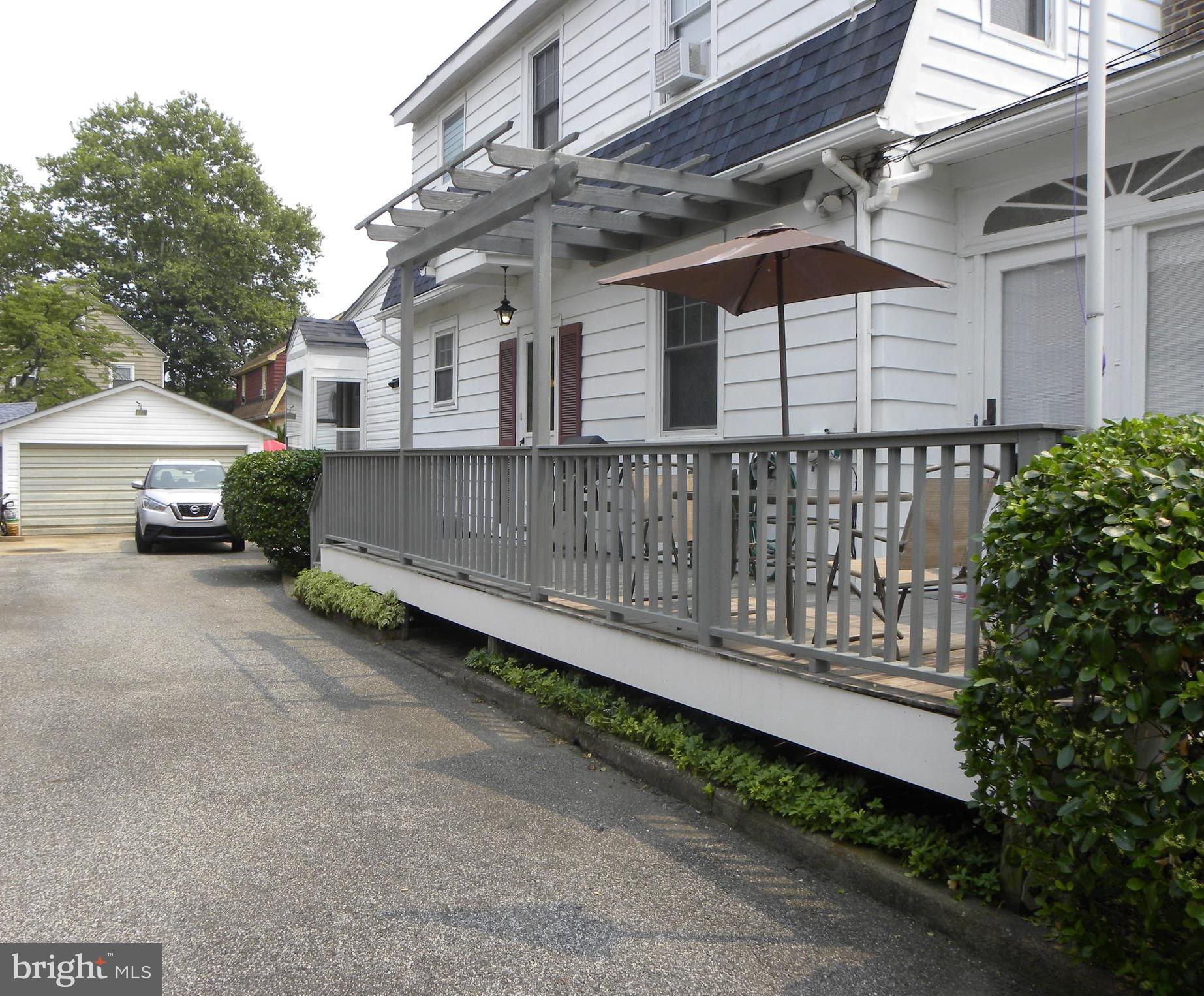 143 East Roland Road Brookhaven, PA 19015 - Photo 2 of 26 Gallery Image 2