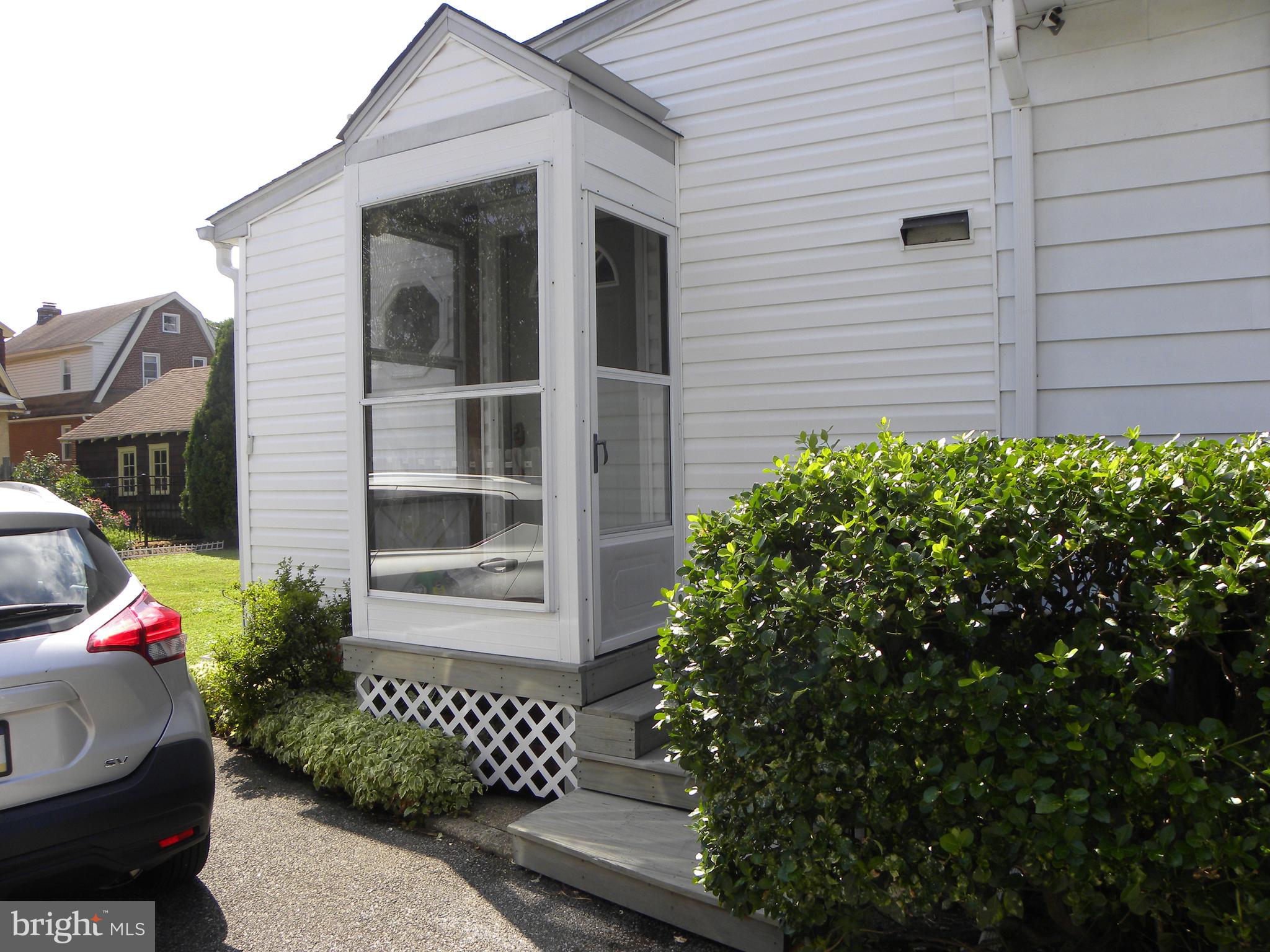 143 East Roland Road Brookhaven, PA 19015 - Photo 4 of 26 Gallery Image 4