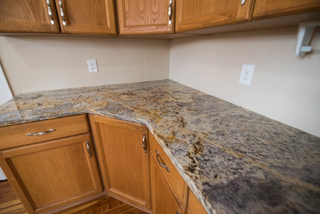 257 Jasper Street Springfield, MA 01109 - Photo 8 of 27 Gallery Image 8