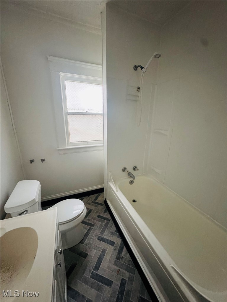 1872 Lampson Road Cleveland, OH 44112 - Photo 14 of 28 Full bath with vanity and tub / shower combination