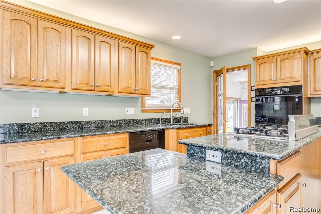 113 Exmoor Road Waterford, MI 48328 - Photo 19 of 48 113 Exmoor (39 of 48).jpg
